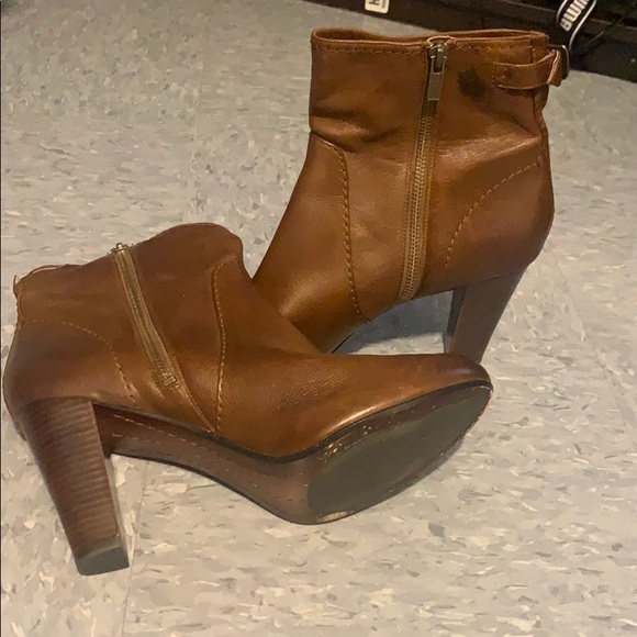 Boots - Picture 2 of 5